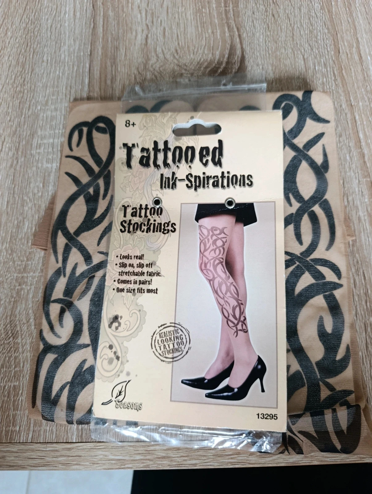 Bas tatouage femme beige noir – Motif tribal – Neufs sous blister – Taille unique